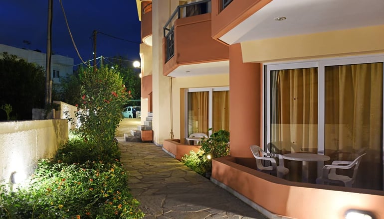 Iolkos Hotel Apartments Chania