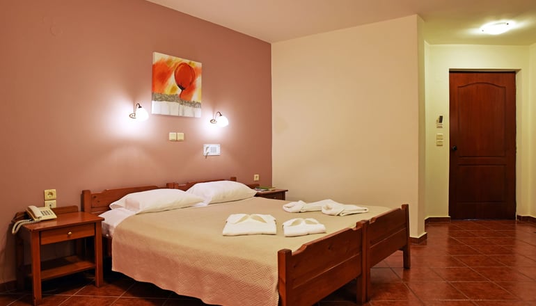 Iolkos Hotel Apartments Chania