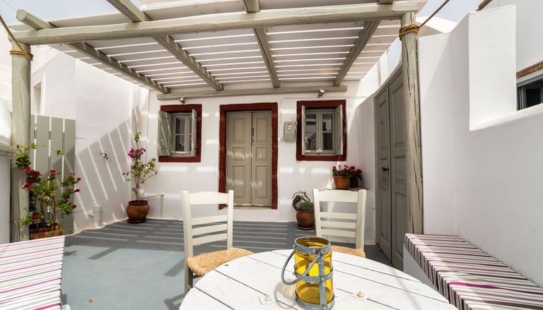 Kampanario Villa Santorini