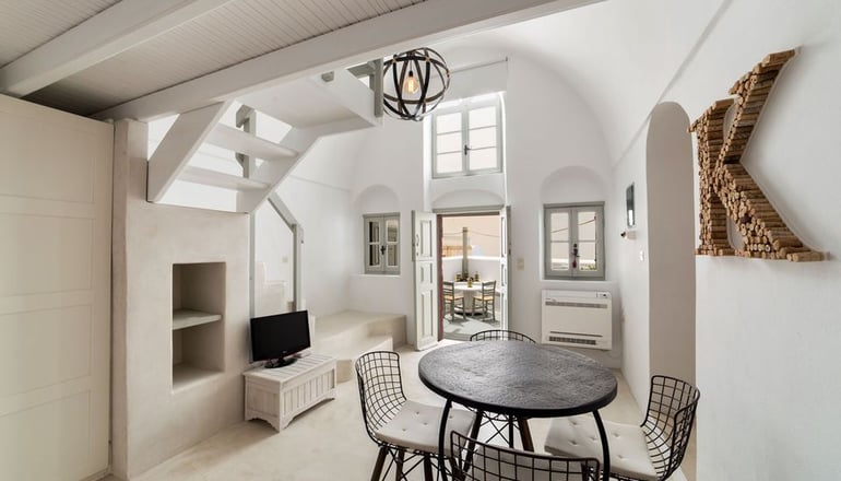 Kampanario Villa Santorini