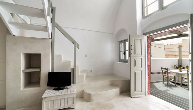 Kampanario Villa Santorini