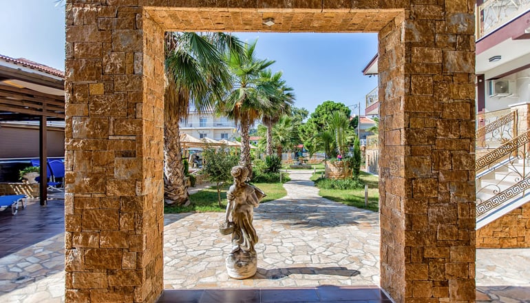 Greek Pride Hotel & Apartments - Παραλία Φούρκας, Χαλκιδική
