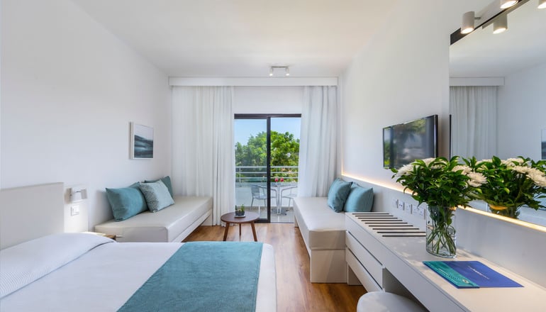 4* Louis Phaethon Beach