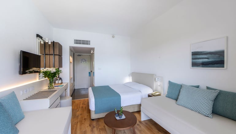 4* Louis Phaethon Beach