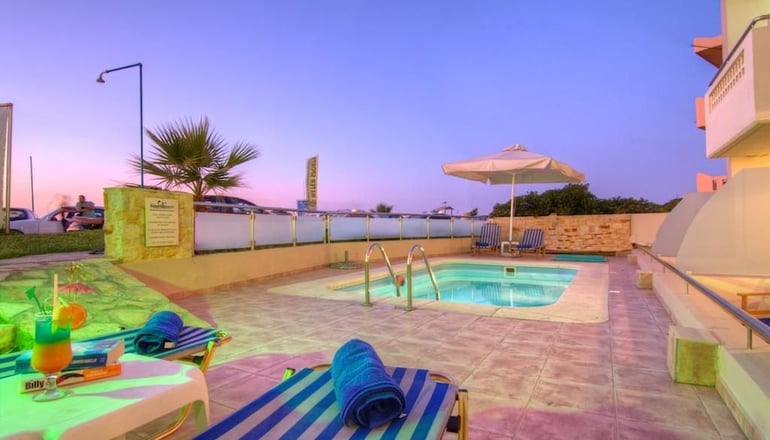 Pearl Beach Apartments