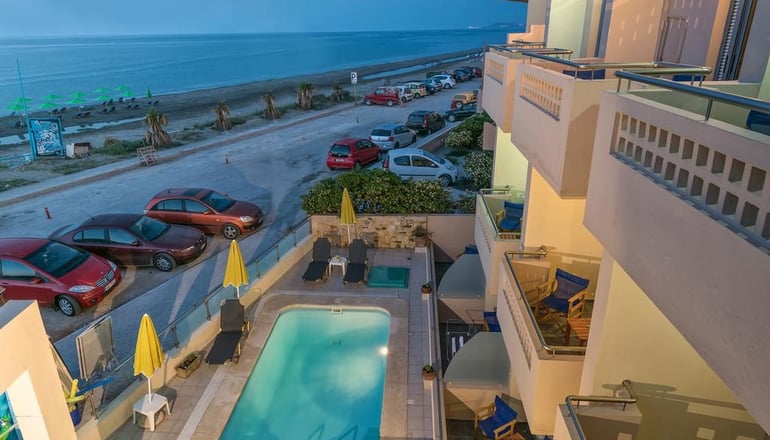 Pearl Beach Apartments