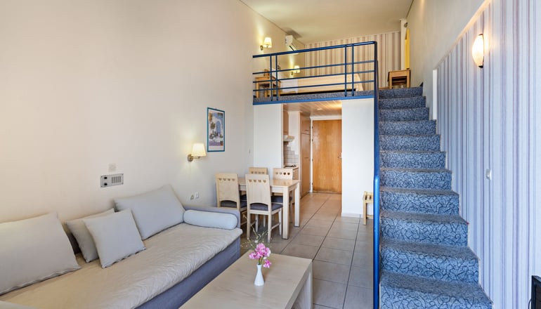 Pearl Beach Apartments