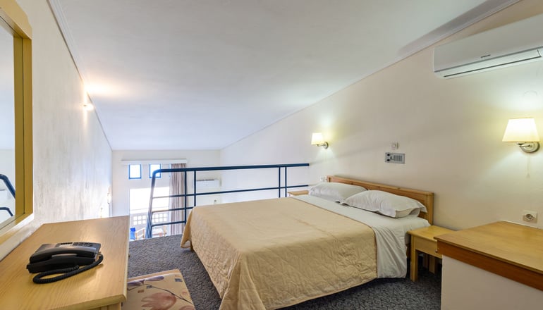 Pearl Beach Apartments