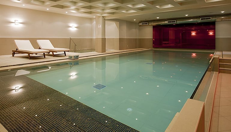 4* Pearl Beach