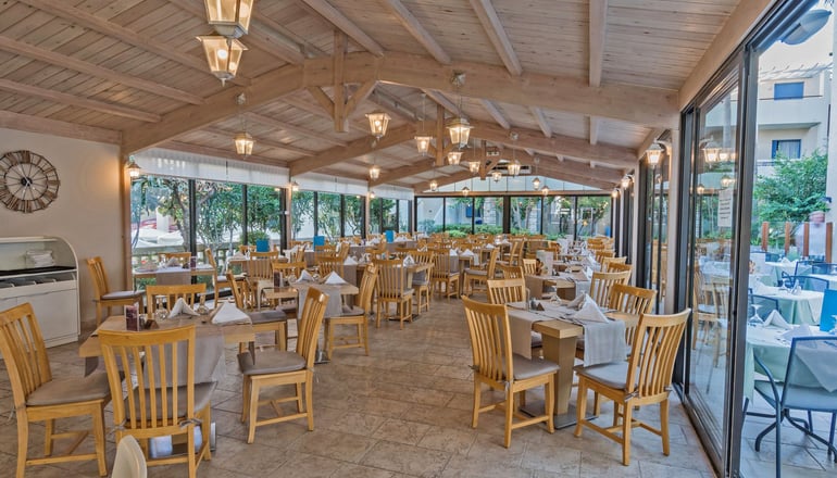 4* Pearl Beach