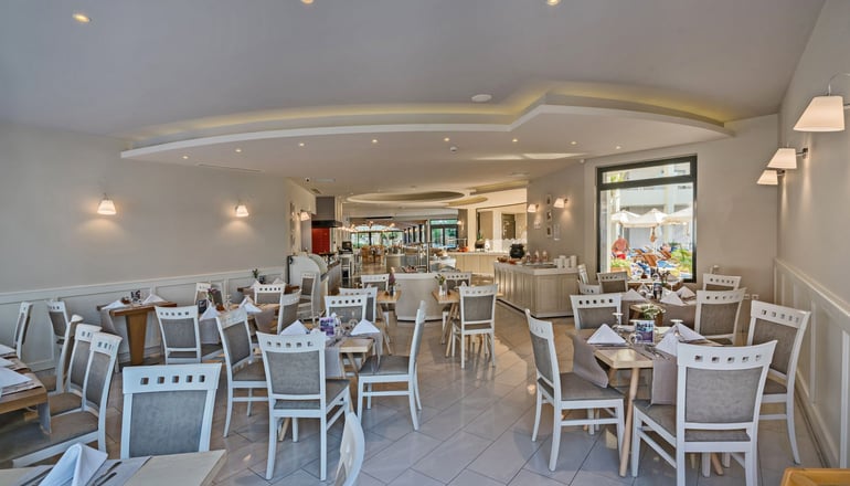 4* Pearl Beach