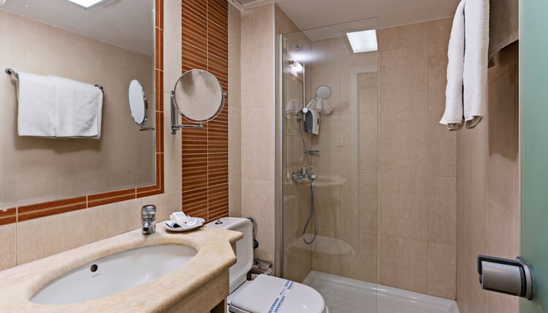 4* Pearl Beach