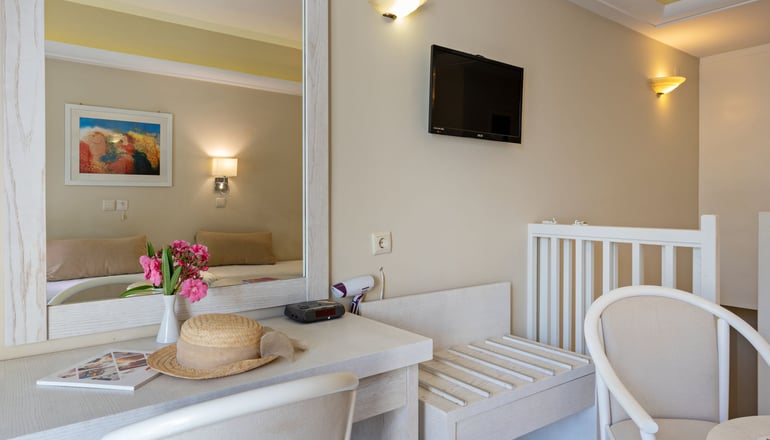 4* Pearl Beach
