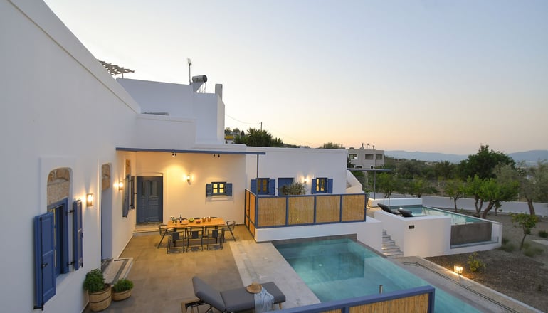 Kalathos Square Luxury Suites