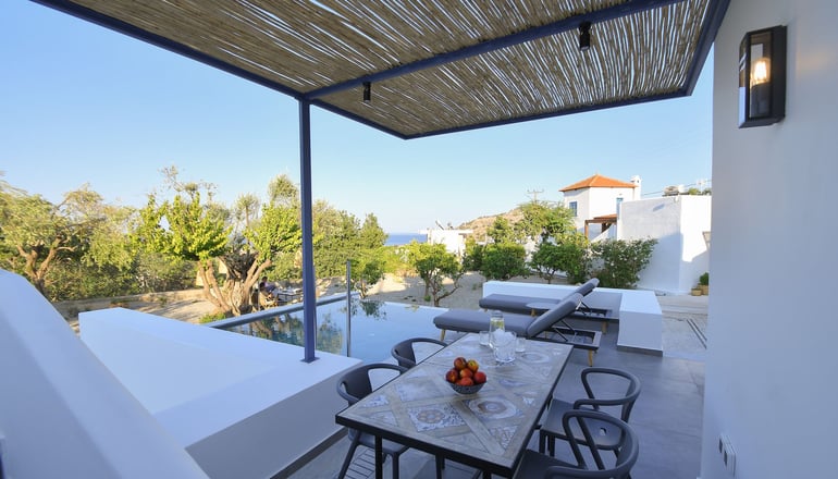 Kalathos Square Luxury Suites