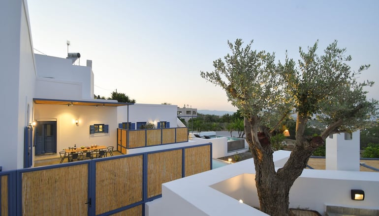 Kalathos Square Luxury Suites