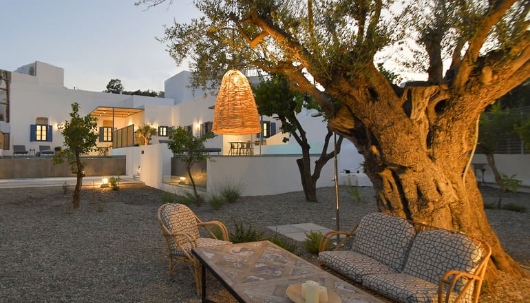 Kalathos Square Luxury Suites