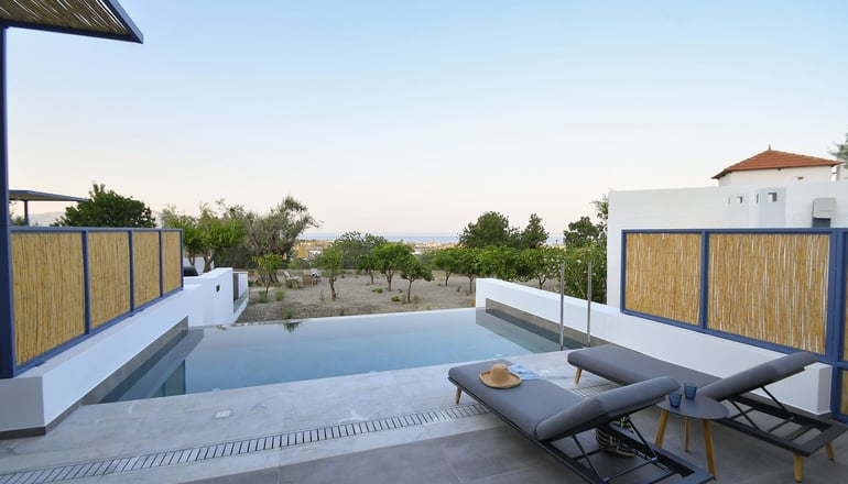 Kalathos Square Luxury Suites