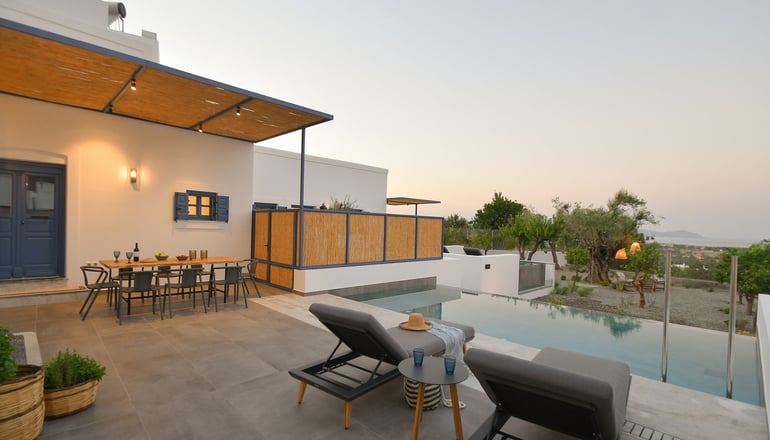 Kalathos Square Luxury Suites