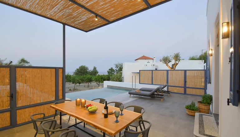 Kalathos Square Luxury Suites