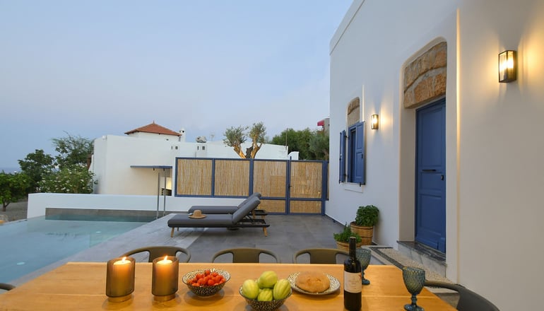 Kalathos Square Luxury Suites