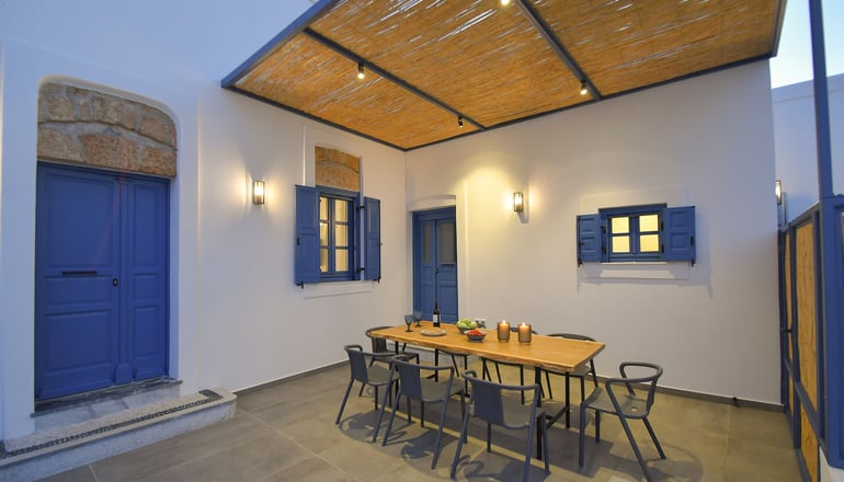 Kalathos Square Luxury Suites