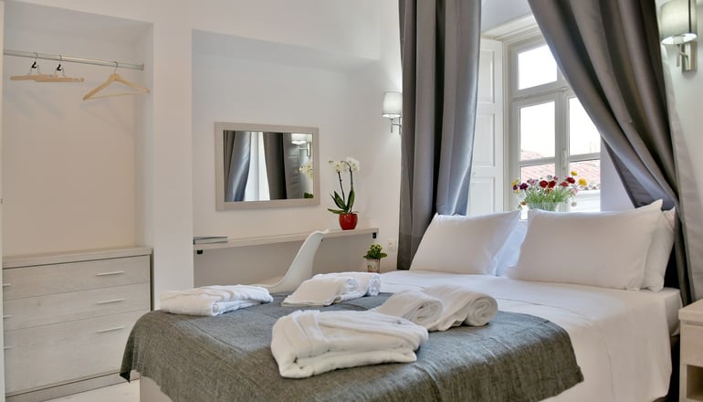 4* Douskos Port House - Ύδρα