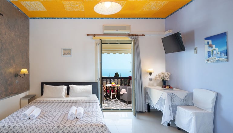 4* Korifi Suites Collection