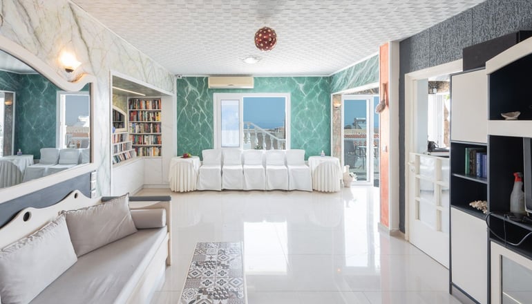 4* Korifi Suites Collection