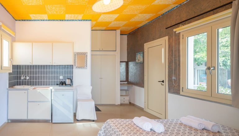 4* Korifi Suites Collection