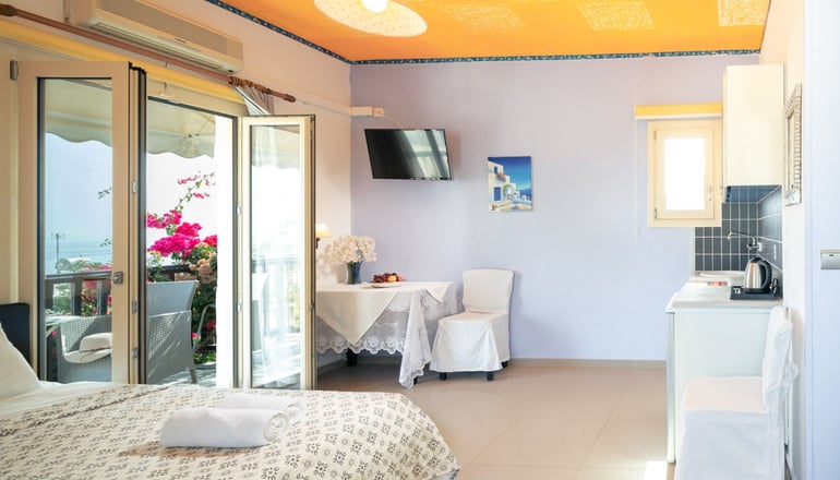 4* Korifi Suites Collection