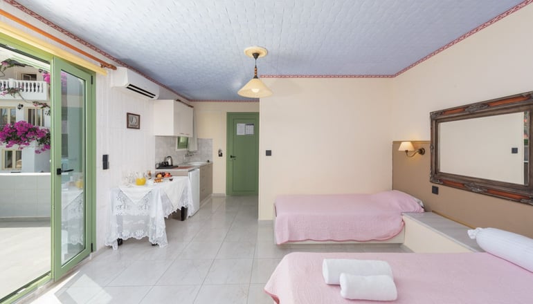 4* Korifi Suites Collection