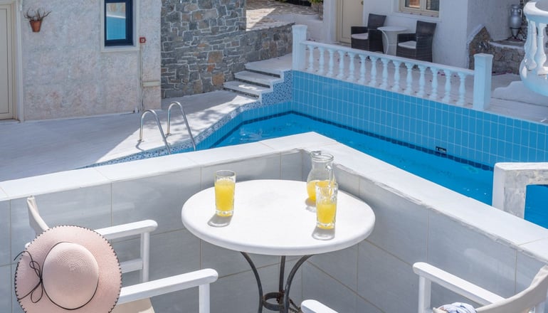 4* Korifi Suites Collection