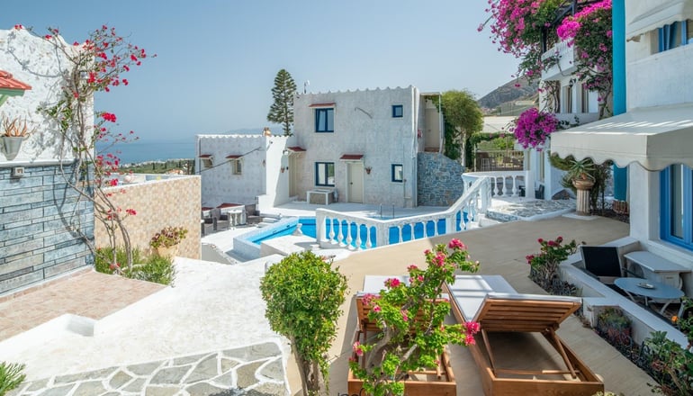 4* Korifi Suites Collection