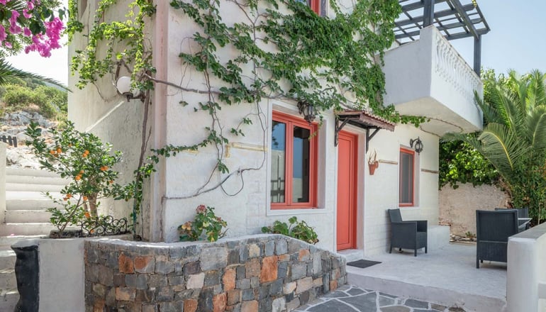 4* Korifi Suites Collection