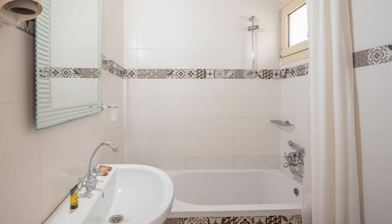 4* Korifi Suites Collection