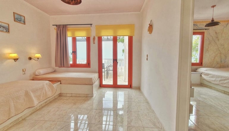 4* Korifi Suites Collection