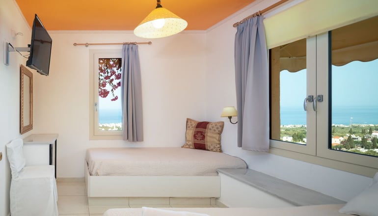 4* Korifi Suites Collection