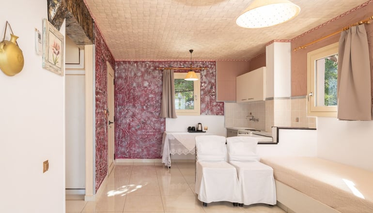 4* Korifi Suites Collection