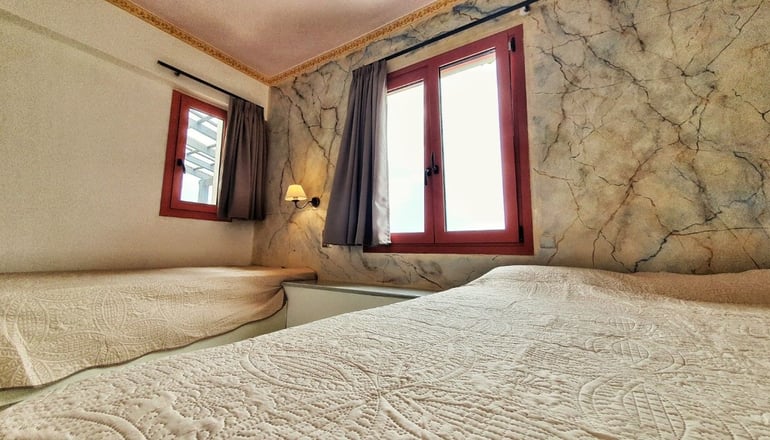 4* Korifi Suites Collection