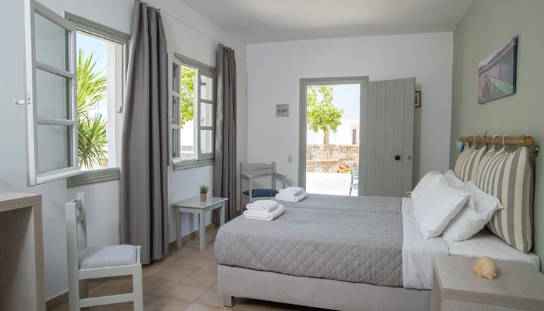 Summer Shades Paros