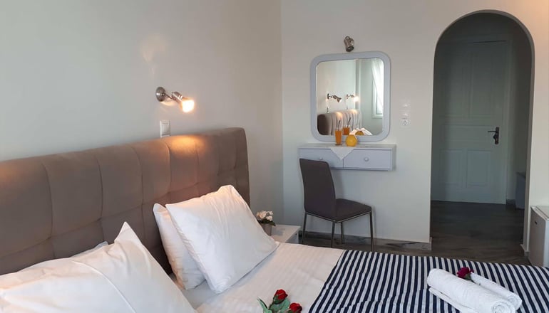 Petradi Hotel - Μυλοπότας, Ίος