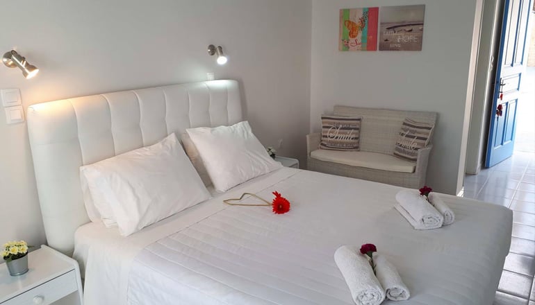 Petradi Hotel - Μυλοπότας, Ίος