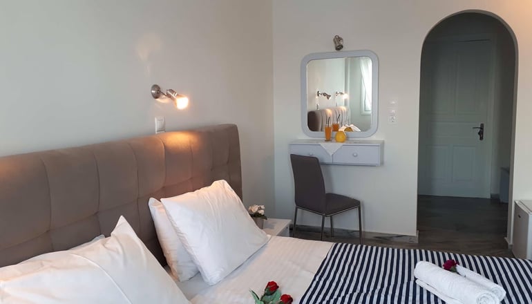 Petradi Hotel - Μυλοπότας, Ίος