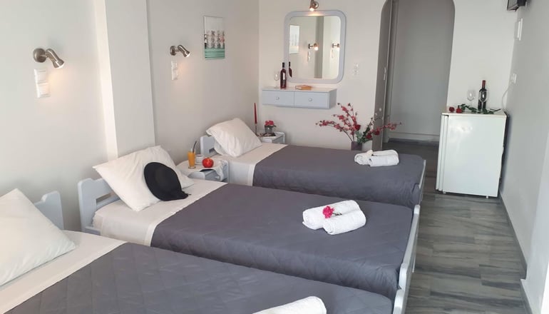 Petradi Hotel - Μυλοπότας, Ίος