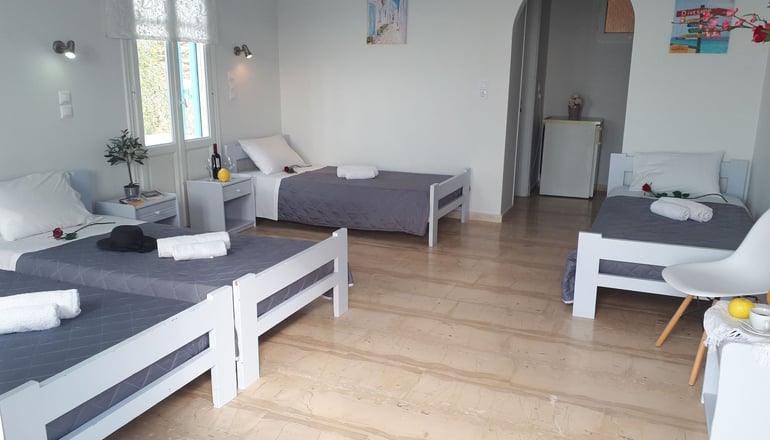 Petradi Hotel - Μυλοπότας, Ίος