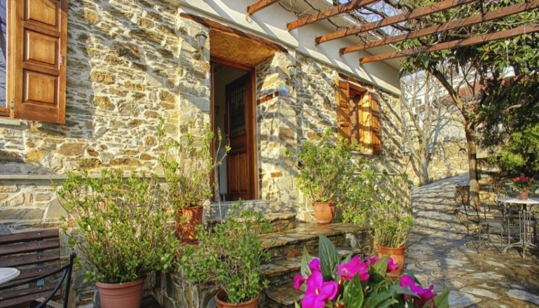 Country Hotel Triantafillies