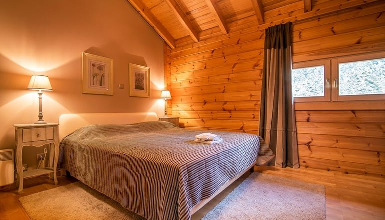 Aelia Parnassus Chalet