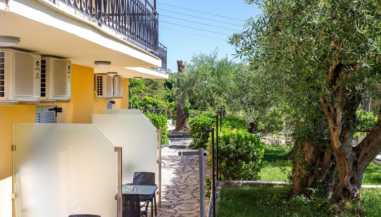 Passas Mare Apartments & Studios