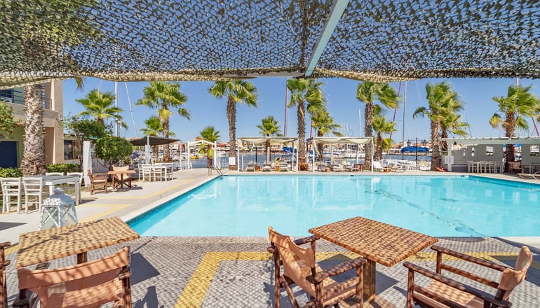 Ianos Hotel